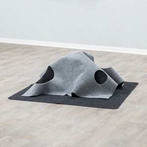 Trixie Adventure Carpet koc do zabawy dla kota 99x99cm