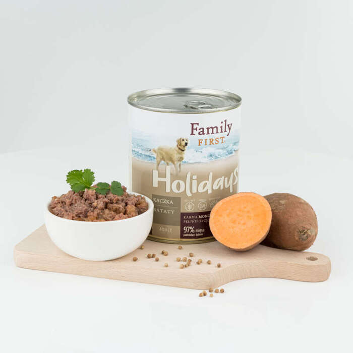 Family First Holidays z kaczką i batatami 6x800g